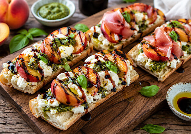 Burrata Ciabatta mit Pfirsich