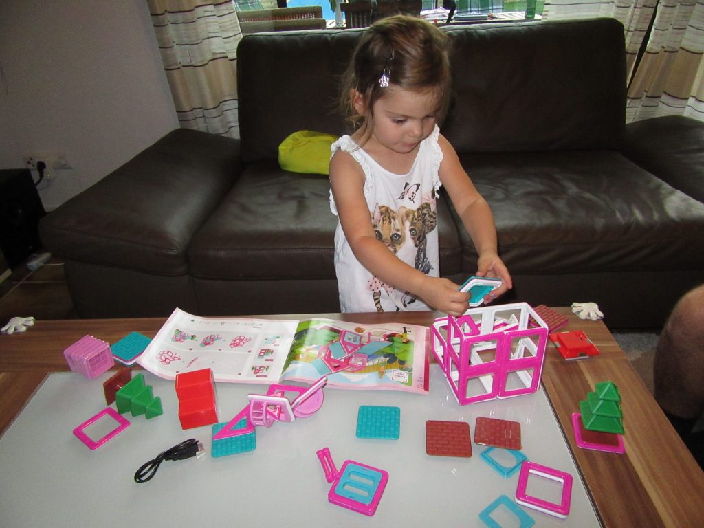 80 piece wooden block set